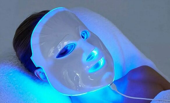 Tratamento de fototerapia LED para combater as mudanças relacionadas à idade na pele facial